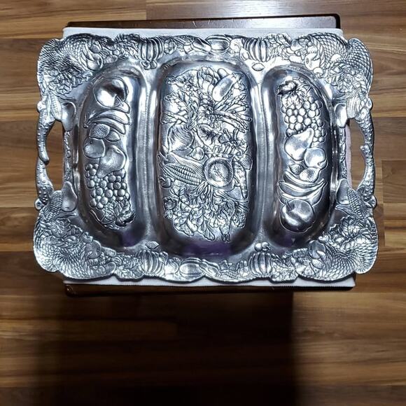 Vintage 1993 Arthur Court Fruits Vegetables Aluminum Divided Handled Tray - Picture 4 of 8